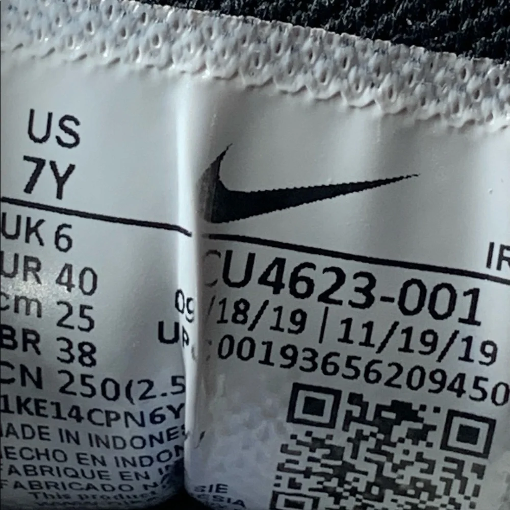 NIKE AIR MAX PLUS GS SNEAKERS